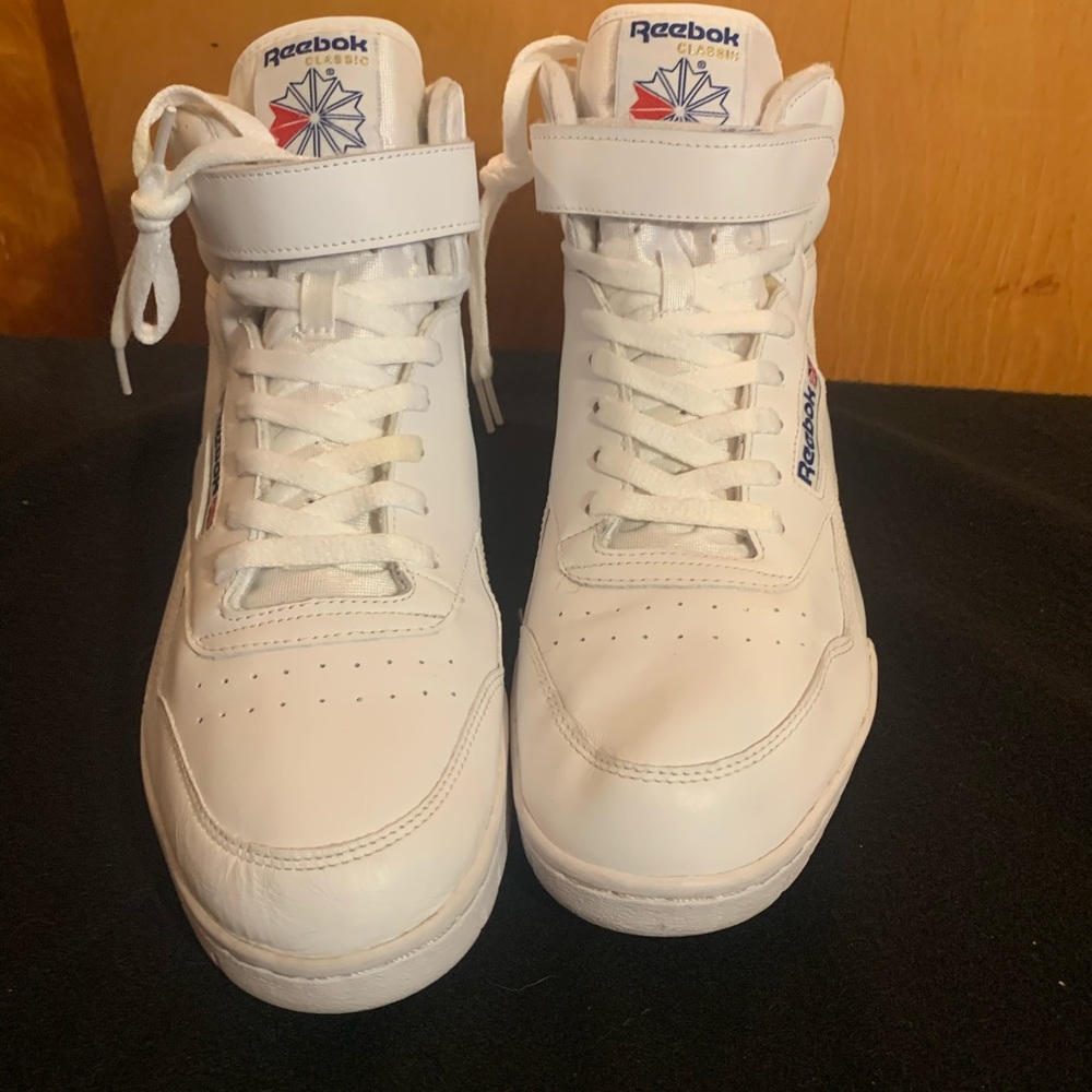 Men’s white mid top retro Reebok